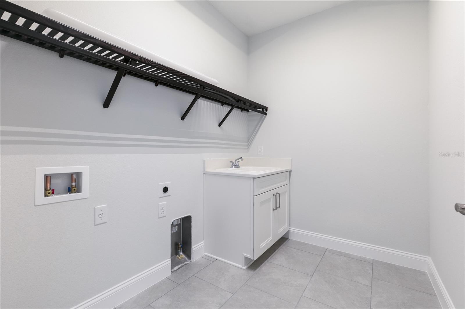 Image 24 of 27 For 10475 Royal Cypress Way