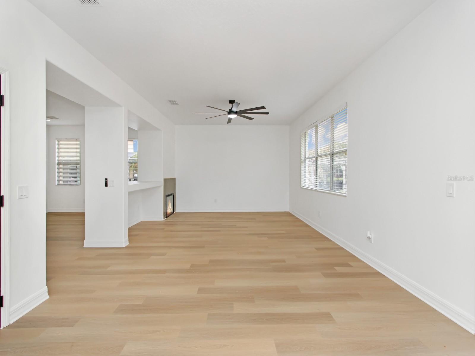 Image 12 of 60 For 13313 Halkyn Point