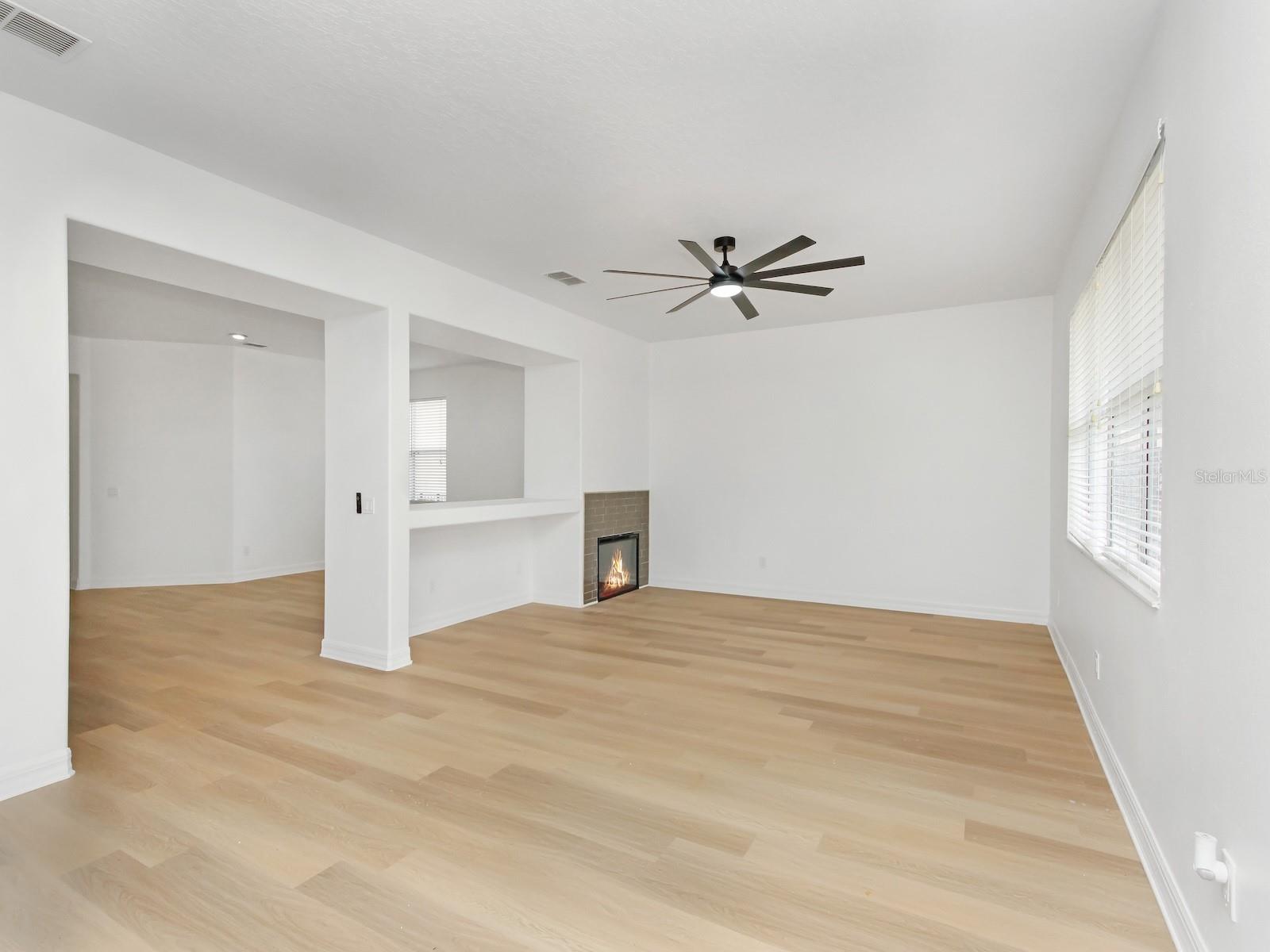 Image 14 of 60 For 13313 Halkyn Point