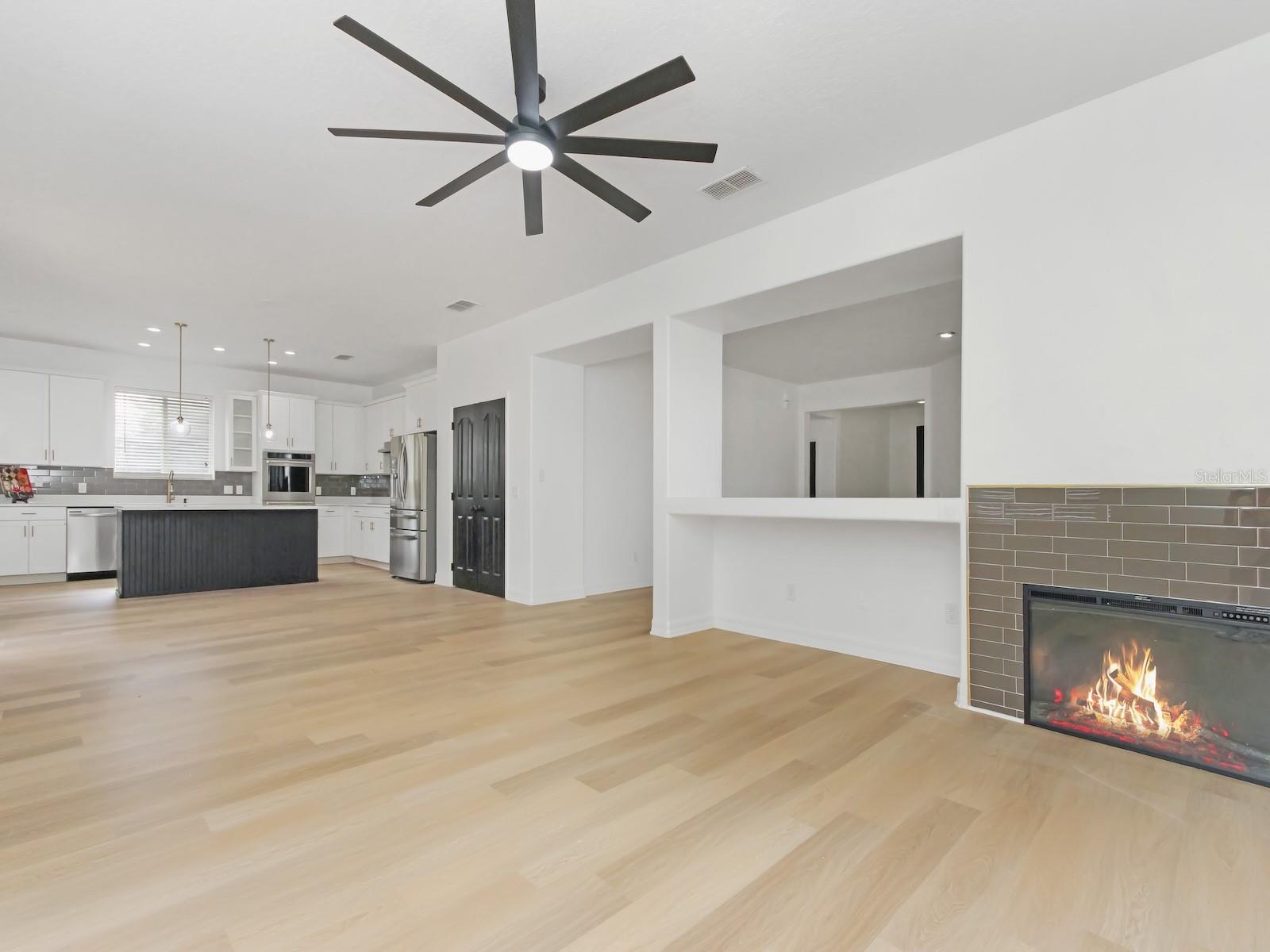 Image 15 of 60 For 13313 Halkyn Point