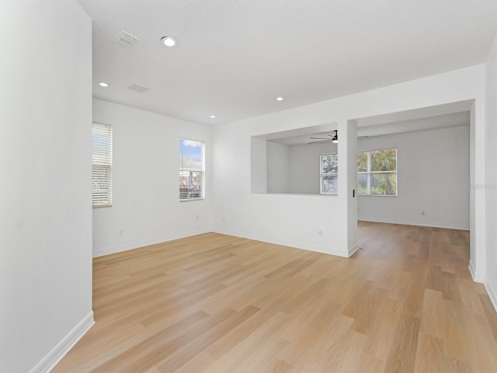 Image 17 of 60 For 13313 Halkyn Point