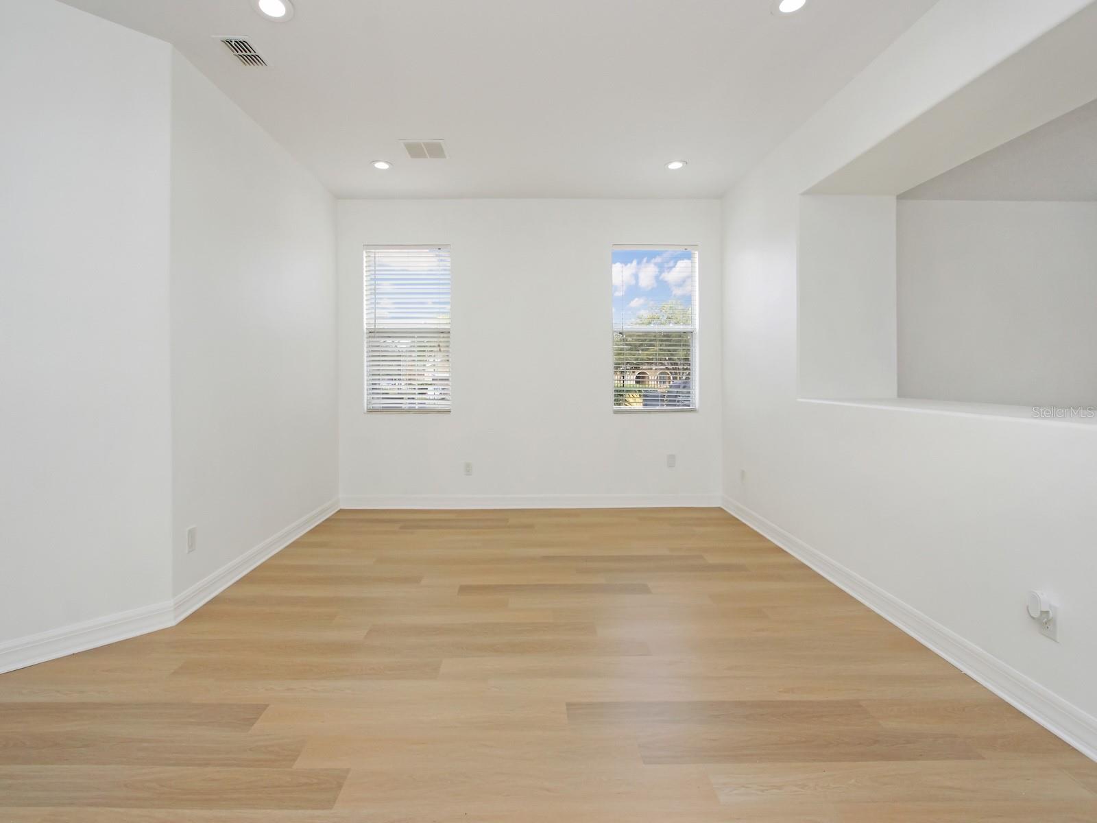 Image 19 of 60 For 13313 Halkyn Point