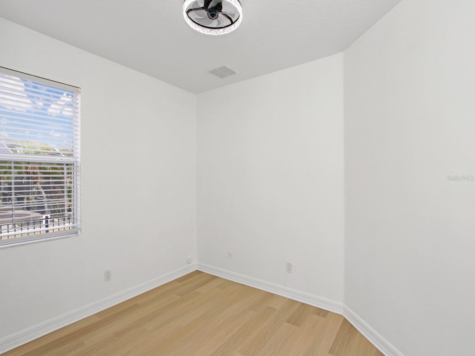 Image 37 of 60 For 13313 Halkyn Point