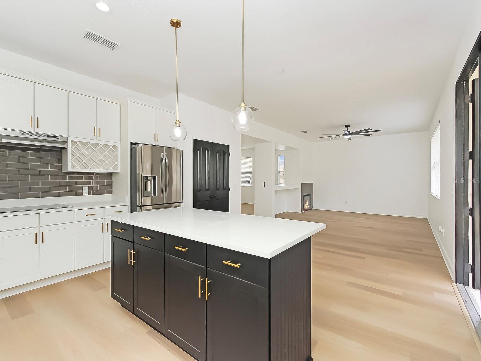 Image 9 of 60 For 13313 Halkyn Point