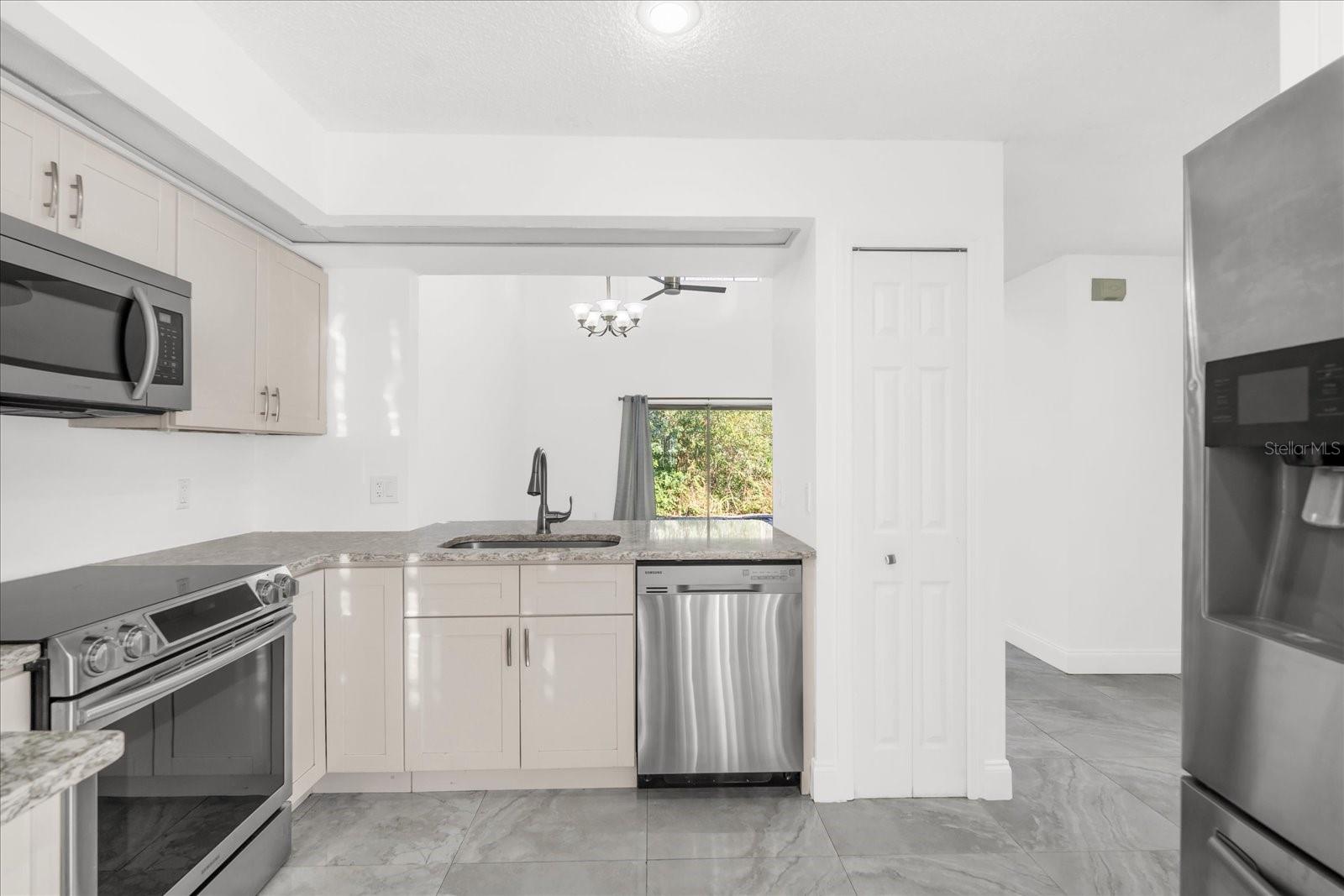 Image 8 of 23 For 14852 Laguna Beach Circle