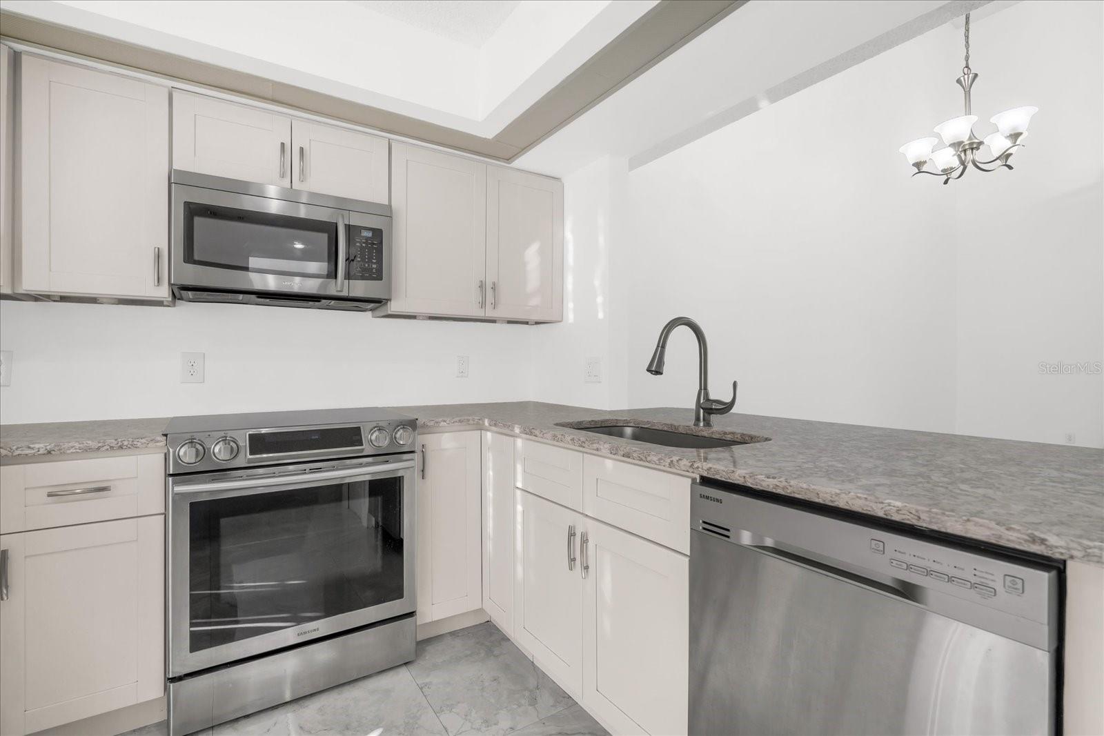 Image 9 of 23 For 14852 Laguna Beach Circle