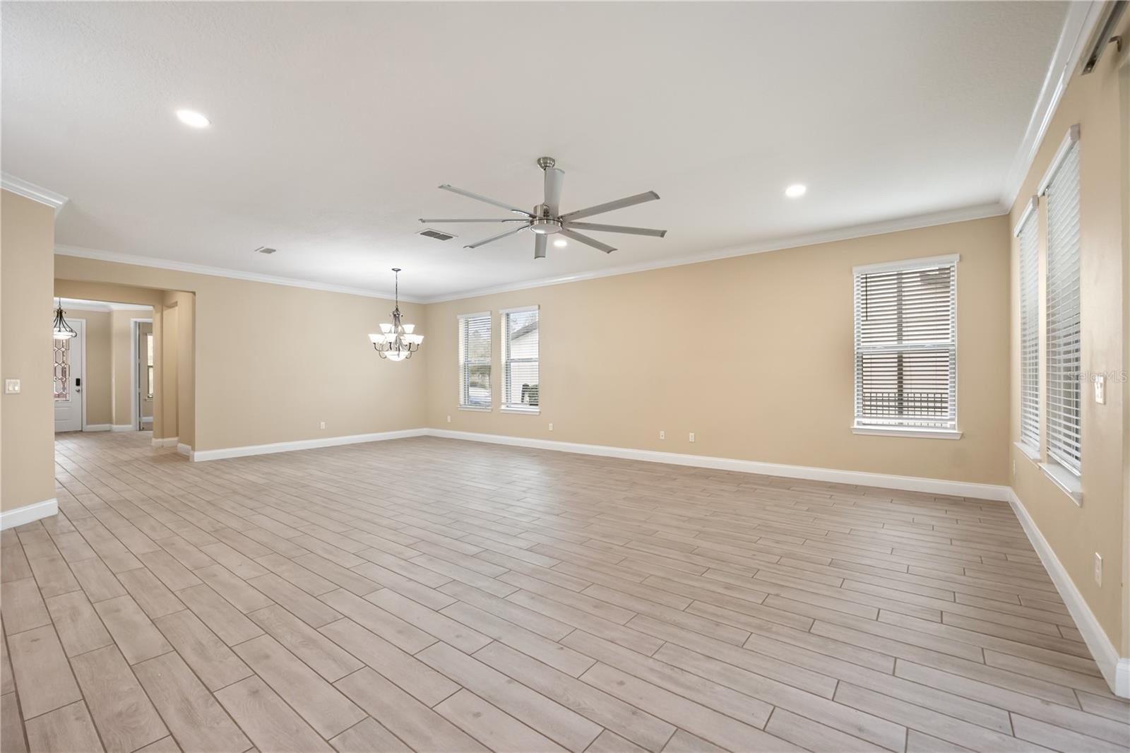 Image 11 of 63 For 8348 Vivaro Isle Way