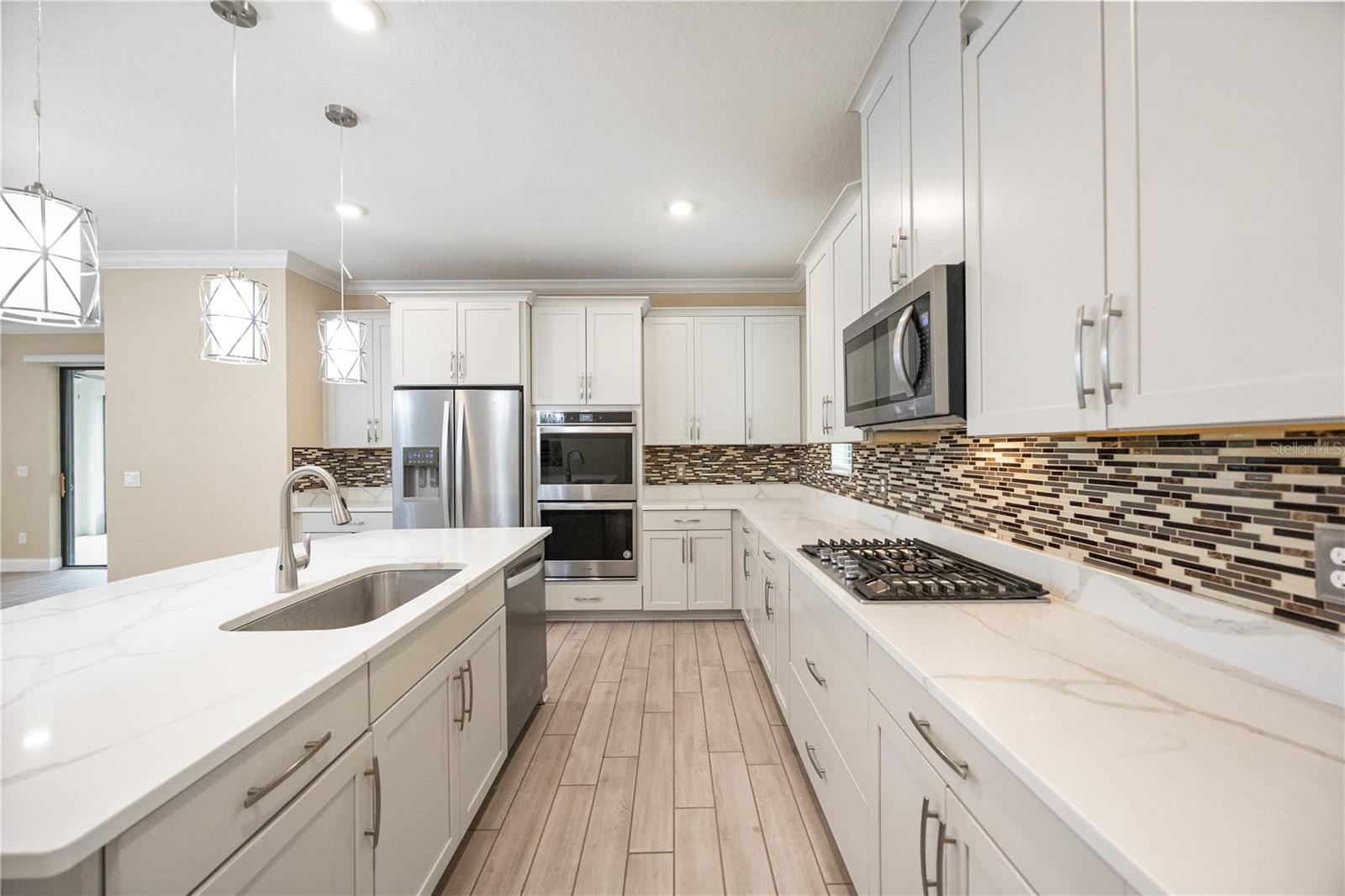 Image 16 of 63 For 8348 Vivaro Isle Way