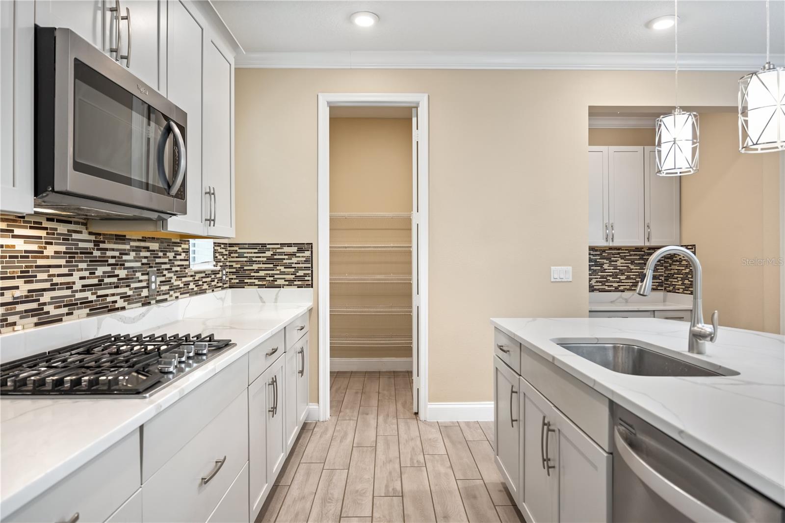 Image 20 of 63 For 8348 Vivaro Isle Way