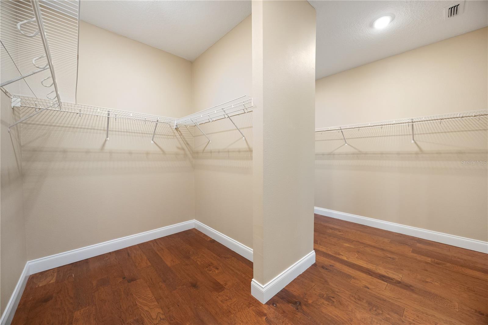 Image 23 of 63 For 8348 Vivaro Isle Way