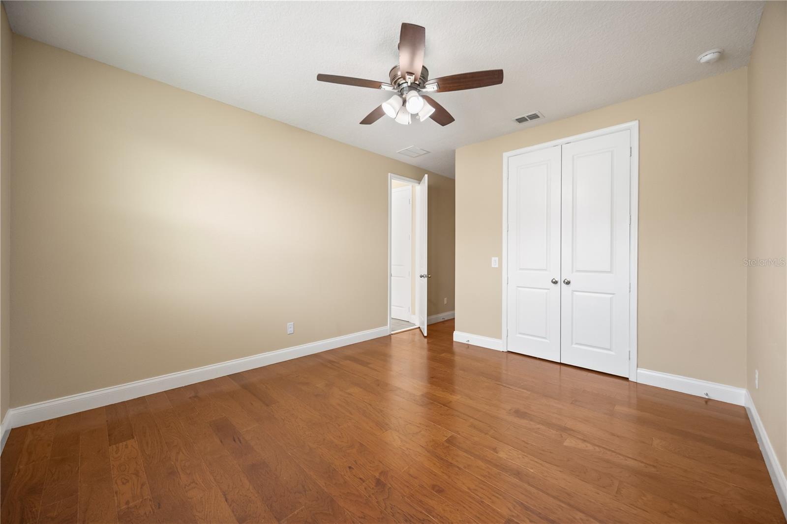 Image 33 of 63 For 8348 Vivaro Isle Way