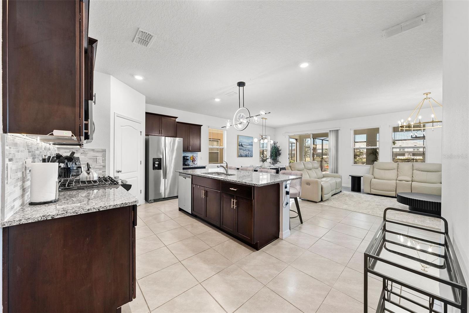 Image 11 of 76 For 7552 Oakmoss Loop