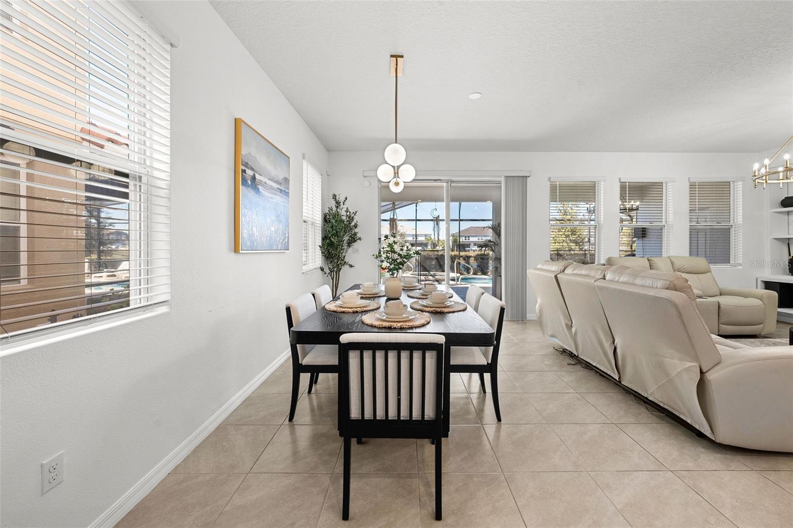 Image 21 of 76 For 7552 Oakmoss Loop