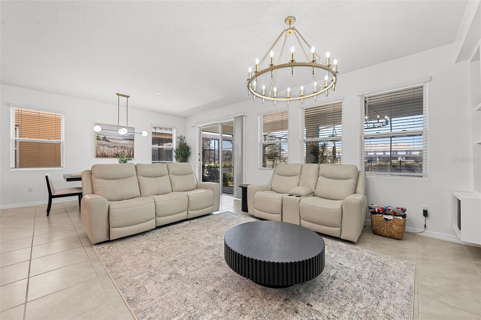 Image 27 of 76 For 7552 Oakmoss Loop