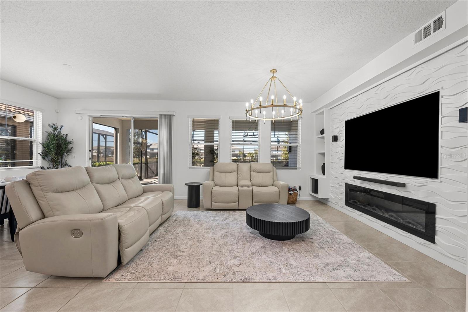 Image 30 of 76 For 7552 Oakmoss Loop