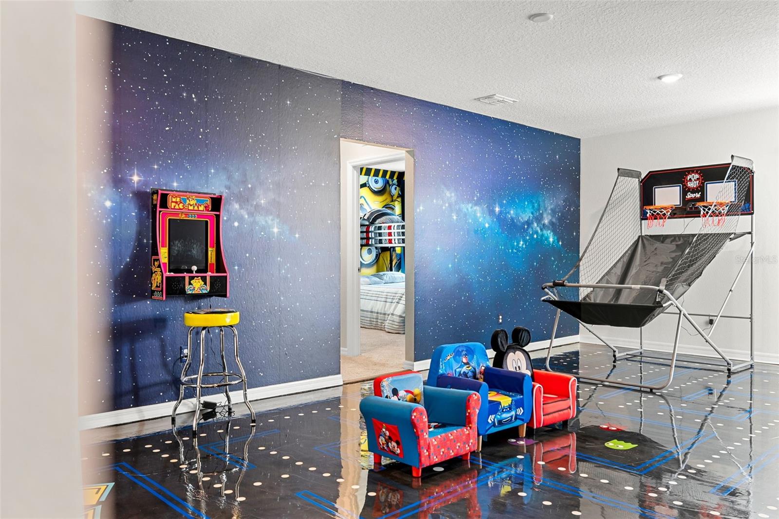 Image 42 of 76 For 7552 Oakmoss Loop