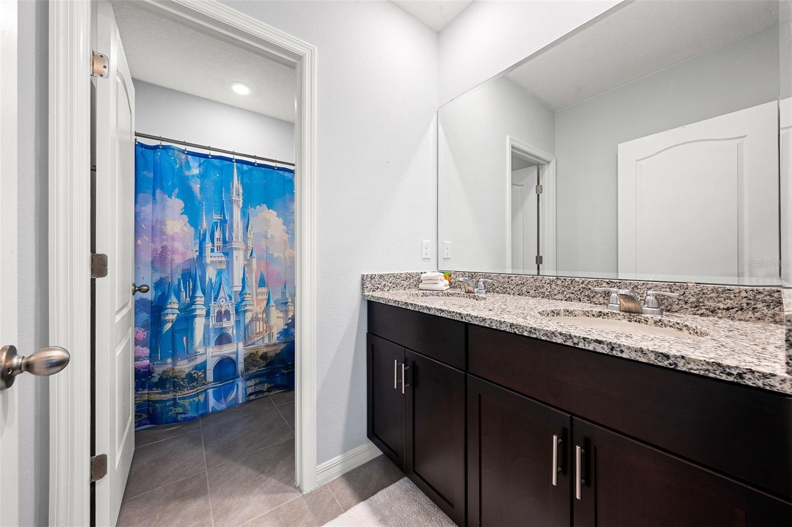 Image 53 of 76 For 7552 Oakmoss Loop