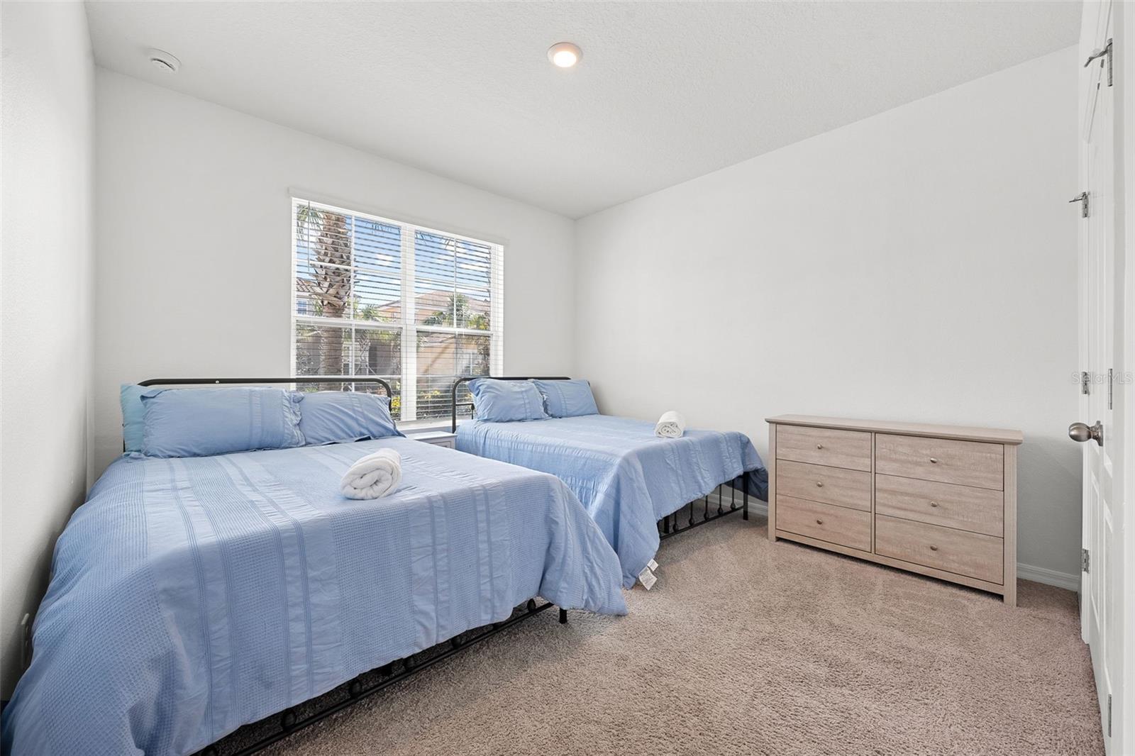 Image 9 of 76 For 7552 Oakmoss Loop