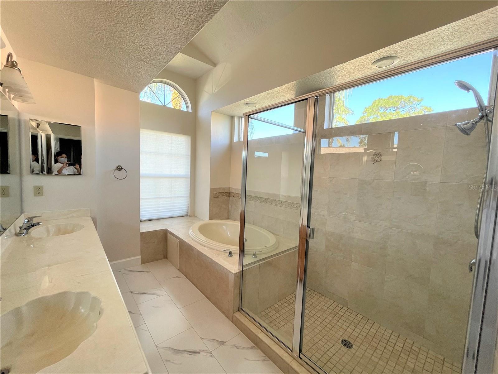 Image 13 of 23 For 3913 Kiawa Drive