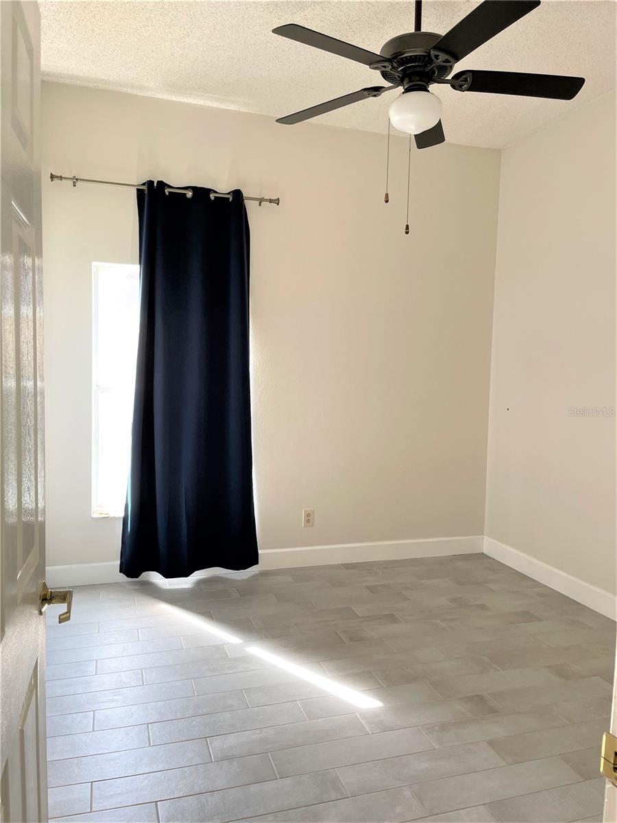 Image 15 of 23 For 3913 Kiawa Drive