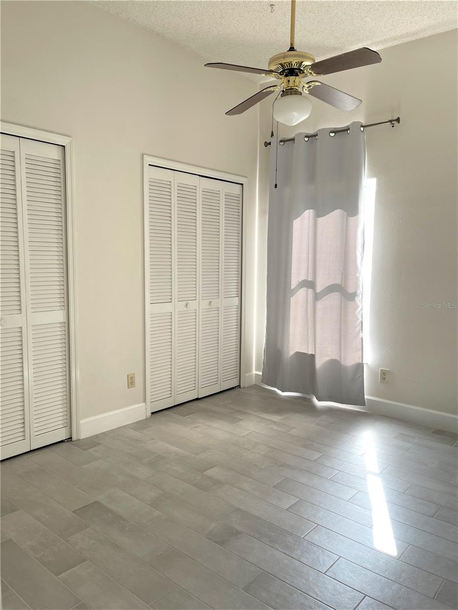 Image 17 of 23 For 3913 Kiawa Drive