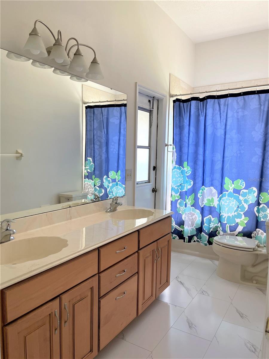 Image 19 of 23 For 3913 Kiawa Drive