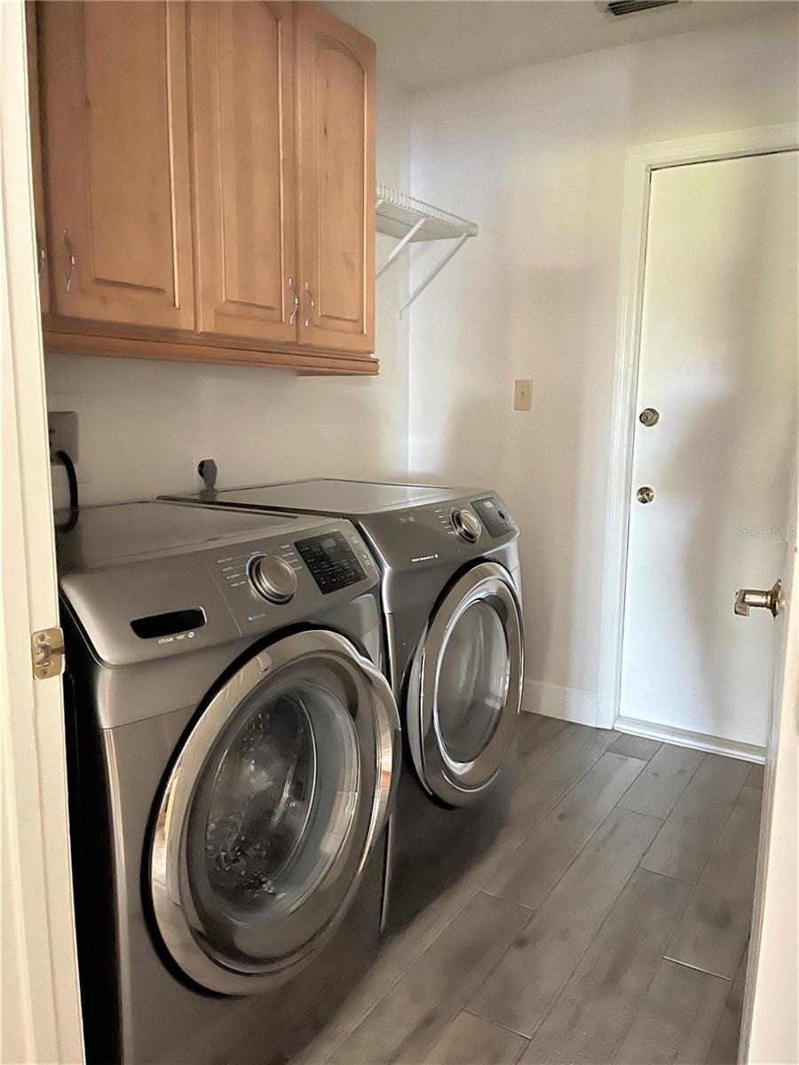 Image 20 of 23 For 3913 Kiawa Drive