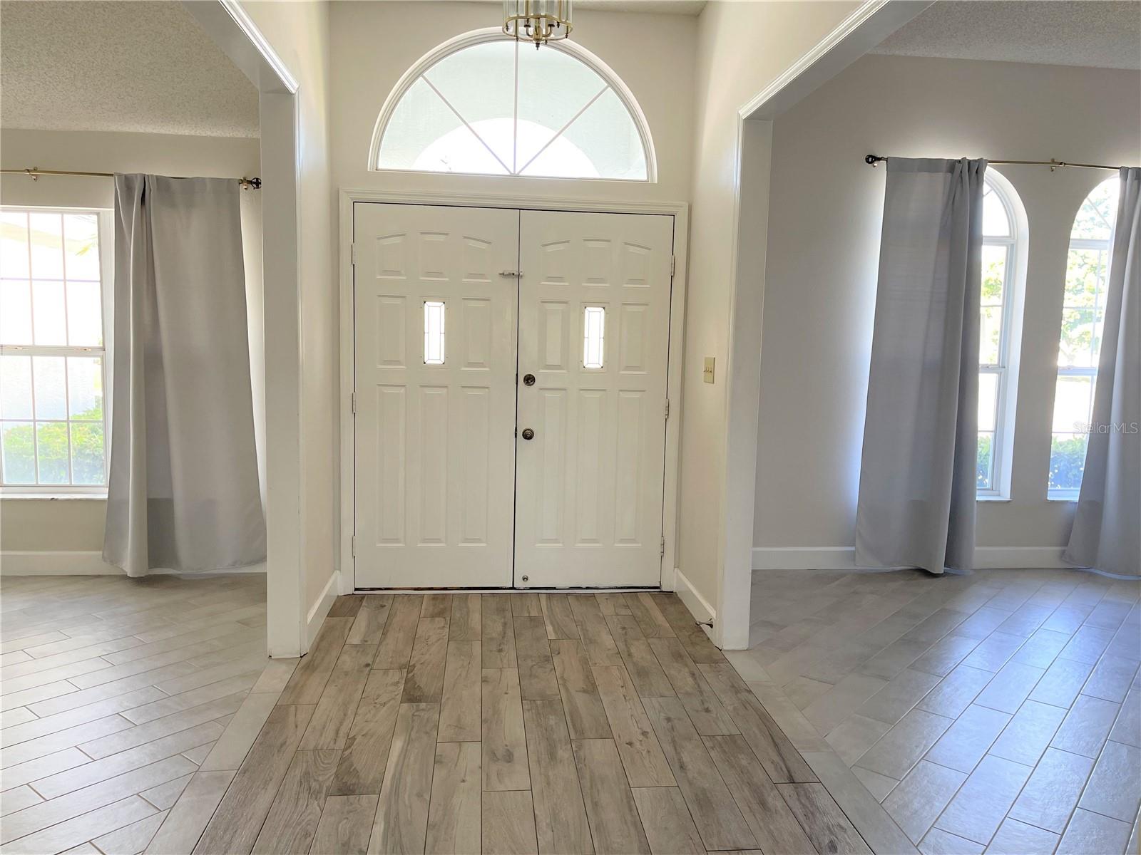 Image 3 of 23 For 3913 Kiawa Drive