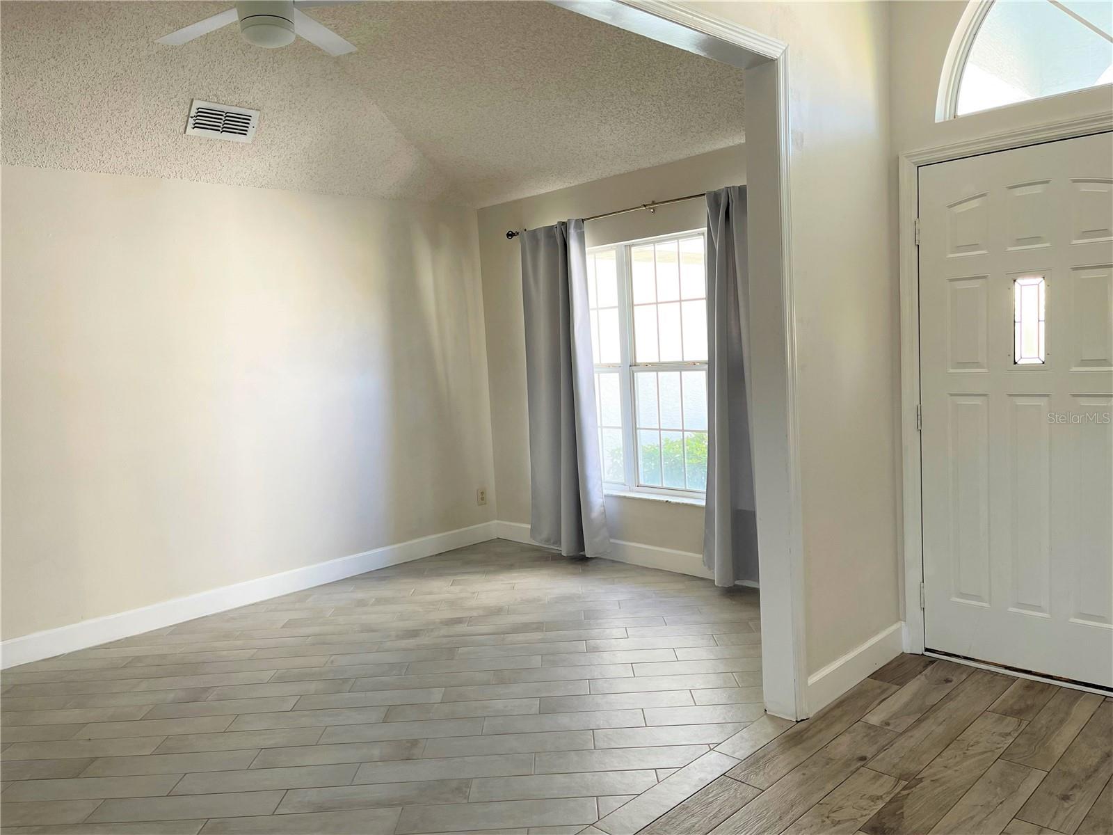 Image 4 of 23 For 3913 Kiawa Drive