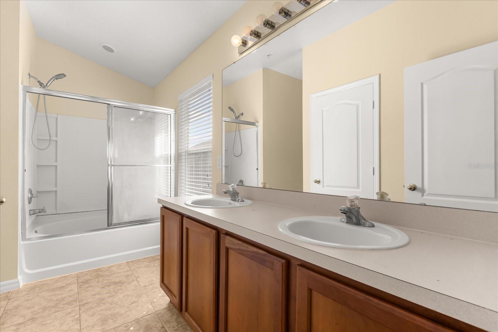 Image 23 of 27 For 2110 Little Gem Loop