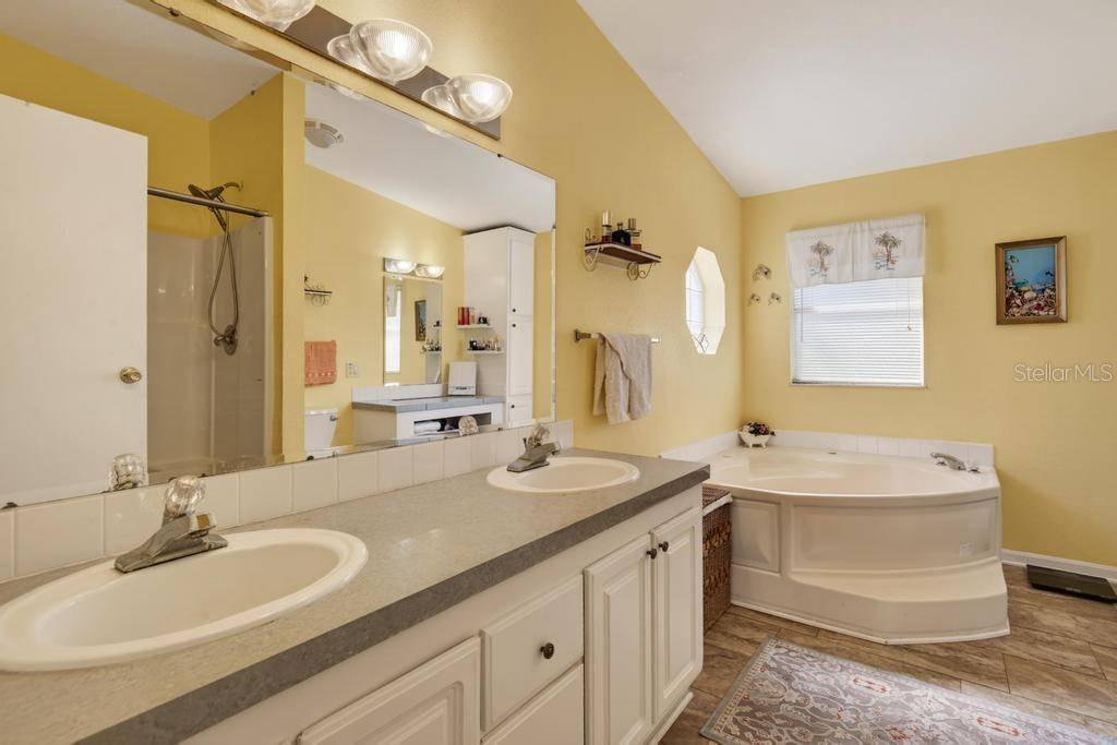 Image 27 of 70 For 8321 Hardwood Landing Road