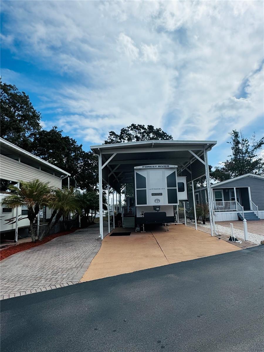 Image 14 of 31 For 402 Golfview Drive