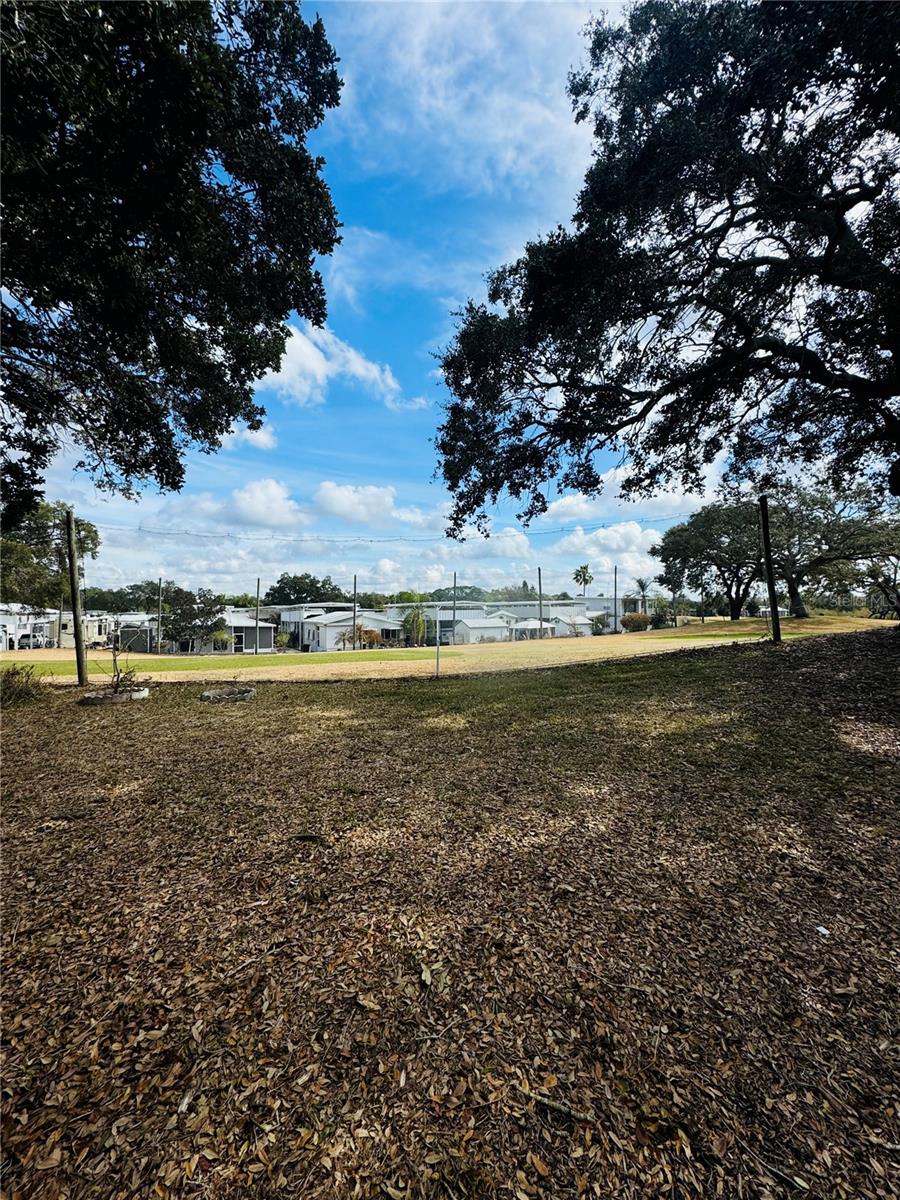 Image 8 of 31 For 402 Golfview Drive