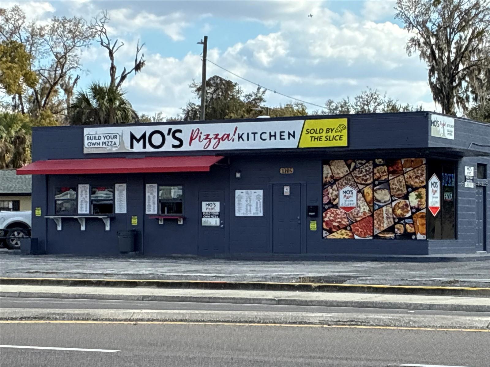 Listing photo id 9 for 1305 Baker Street