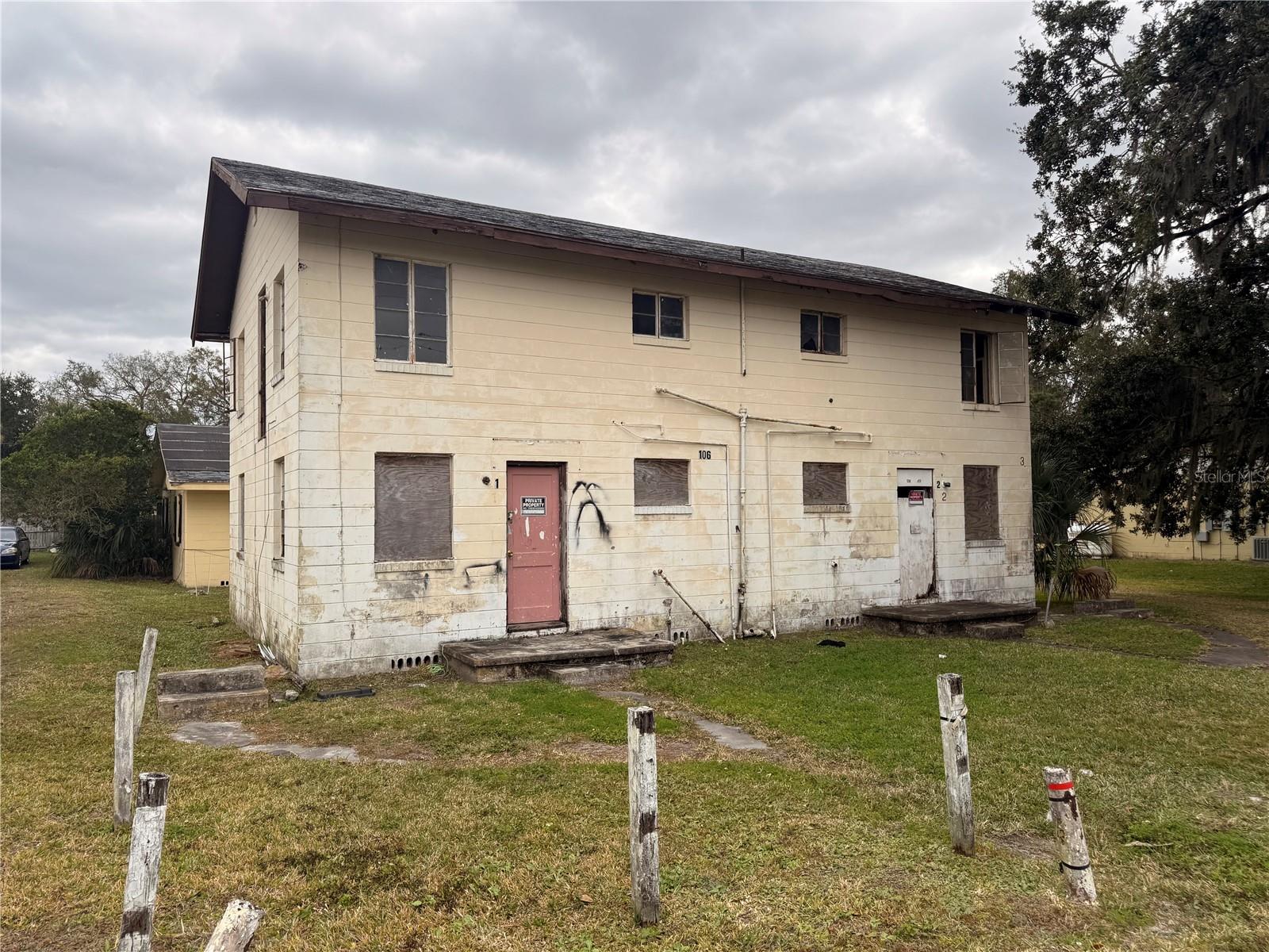 Listing photo id 0 for 1305 Baker Street