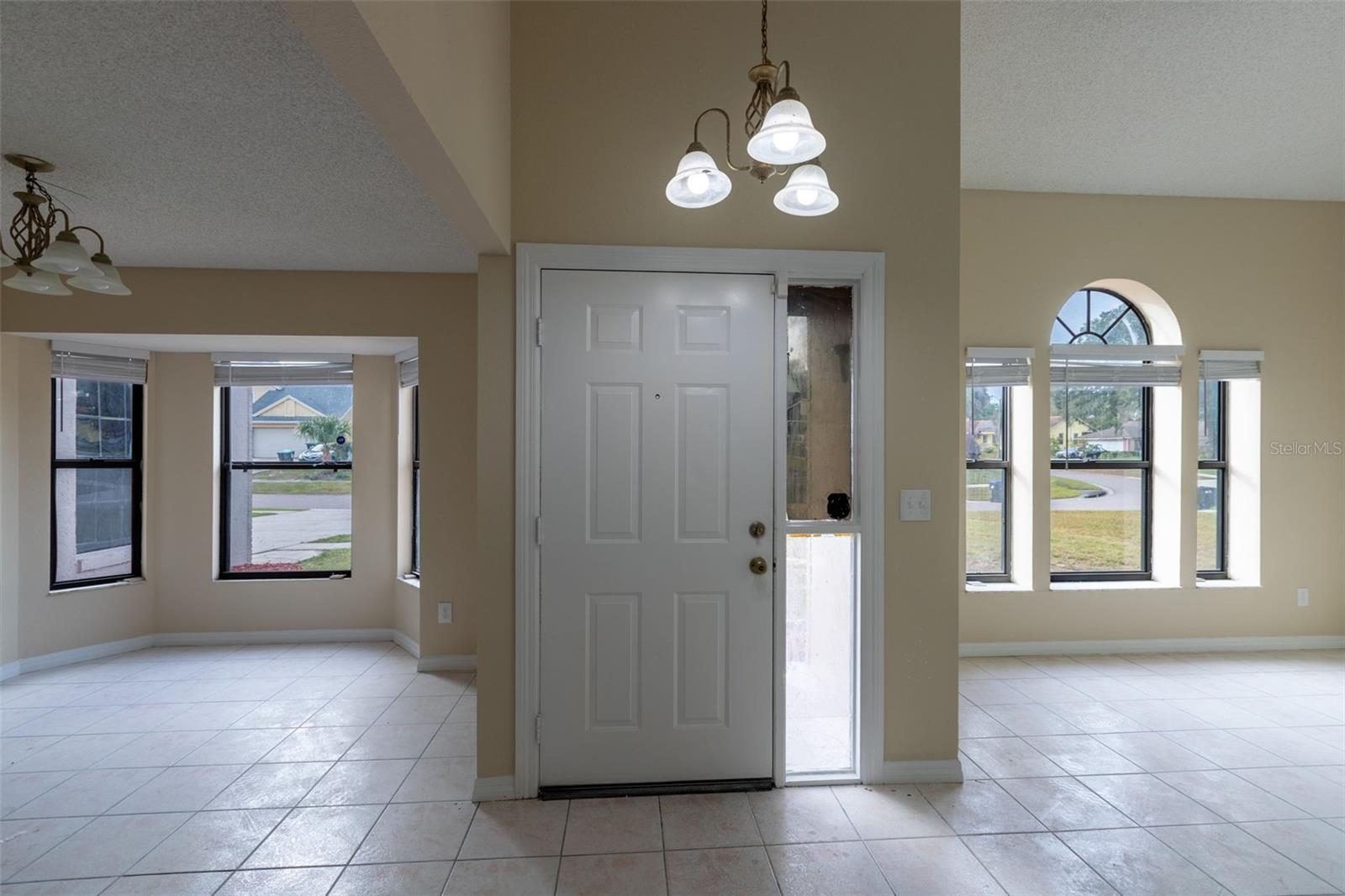 Image 5 of 44 For 5669 Breckenridge Circle