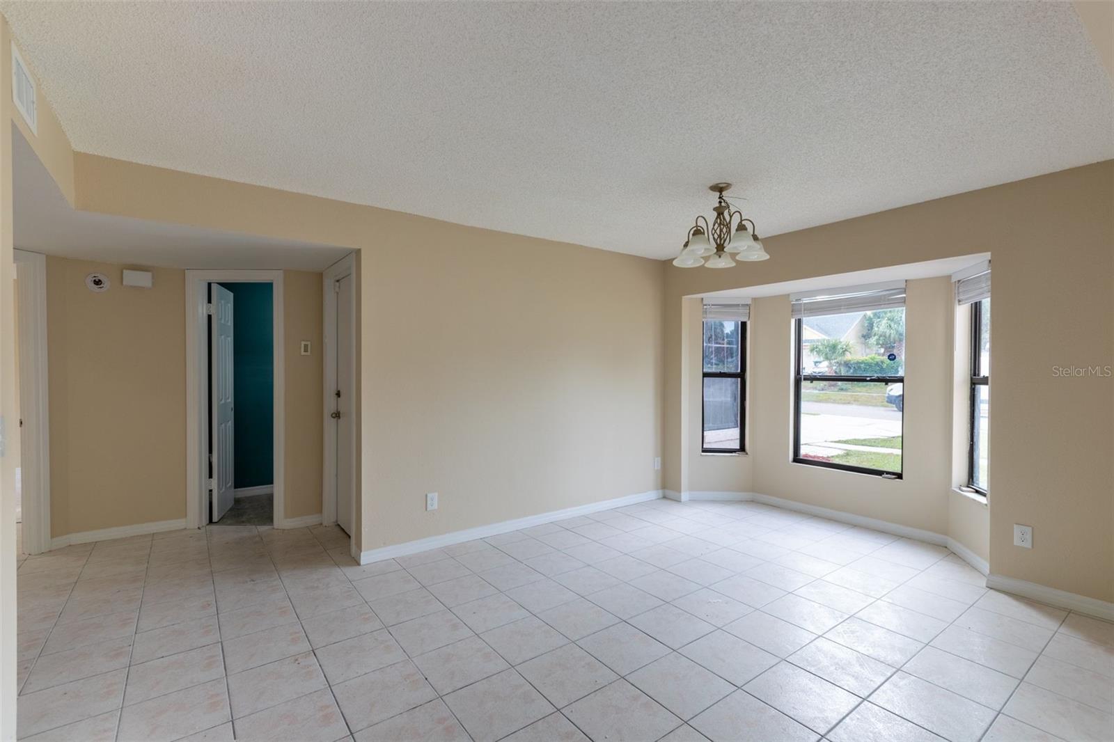 Image 6 of 44 For 5669 Breckenridge Circle