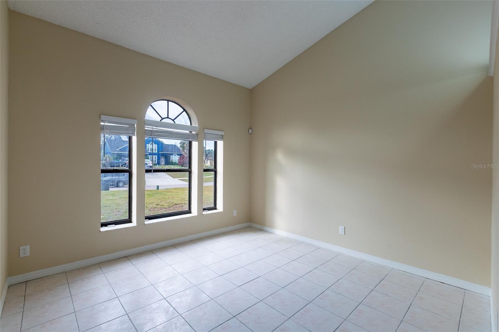 Image 8 of 44 For 5669 Breckenridge Circle