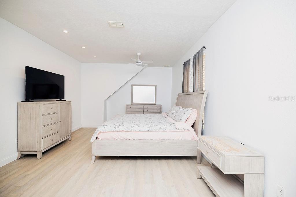 Image 23 of 95 For 626 Duff Drive