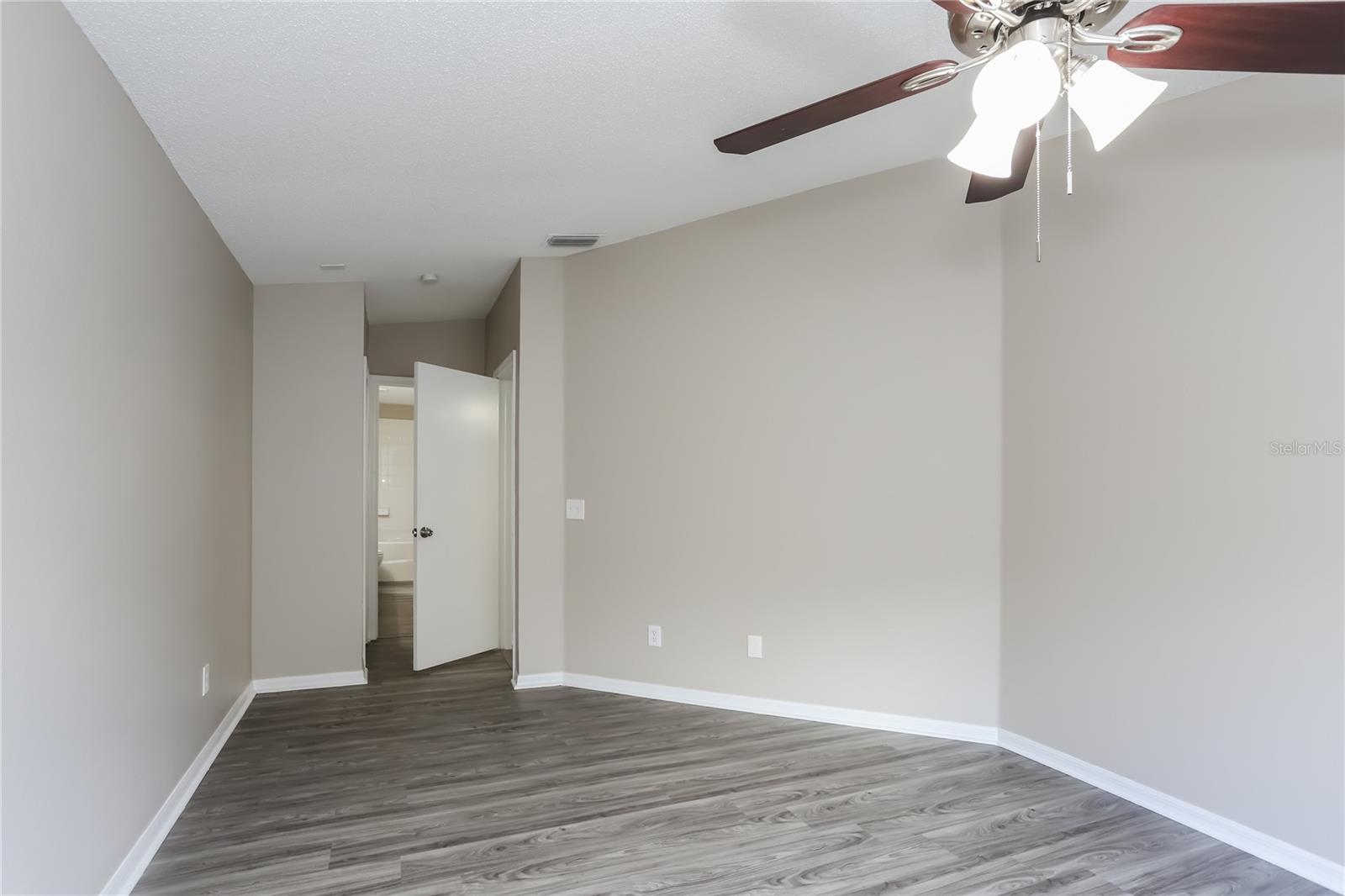 Image 7 of 16 For 11839 Brenford Crest Drive