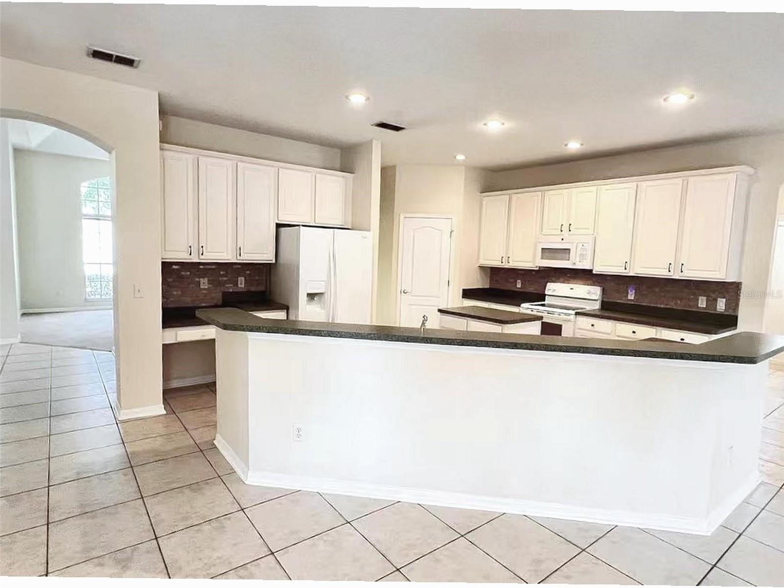 Image 6 of 26 For 7823 Fernleaf Drive