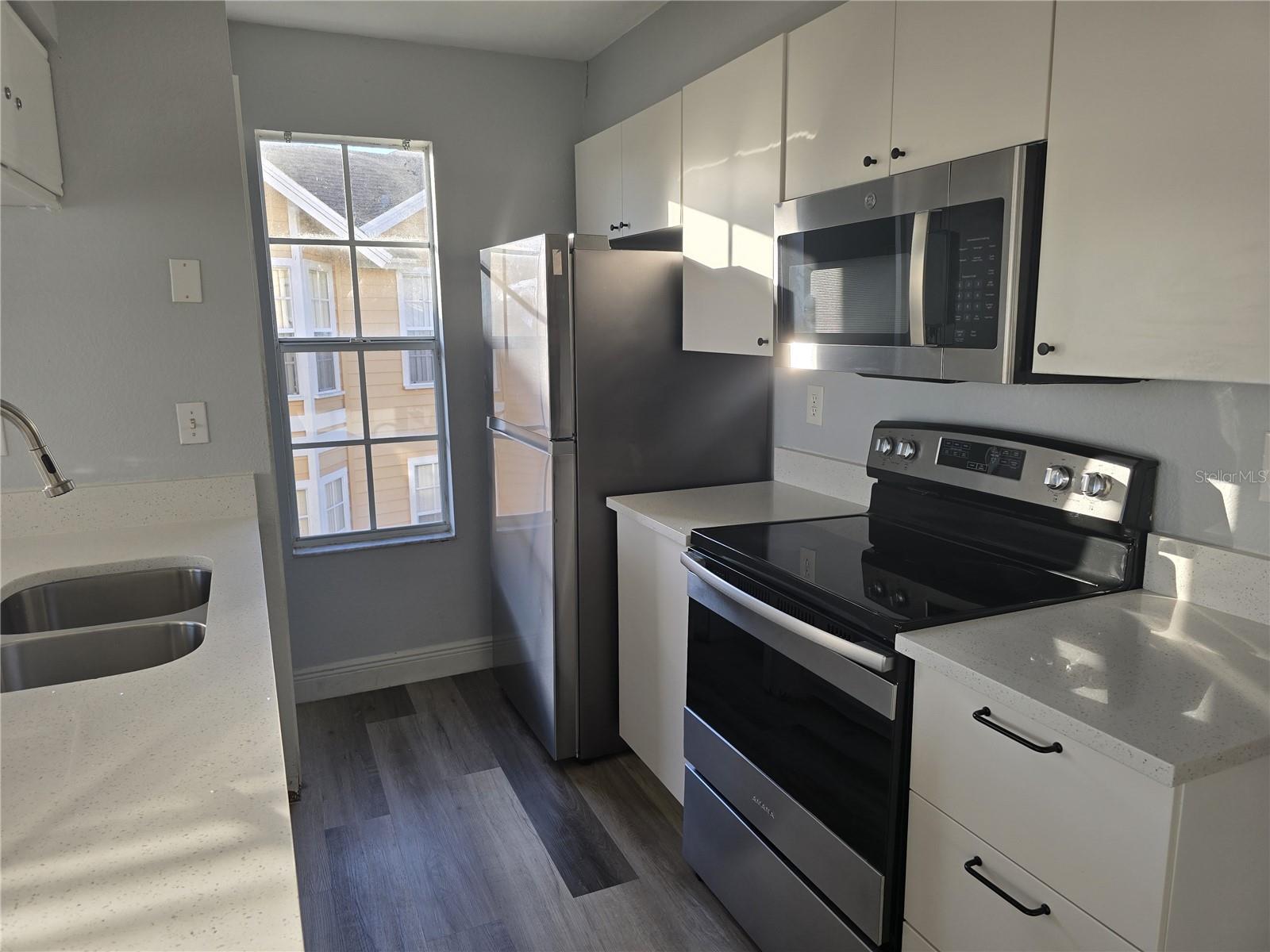 Image 15 of 17 For 2494 Sweetwater Club Circle 52