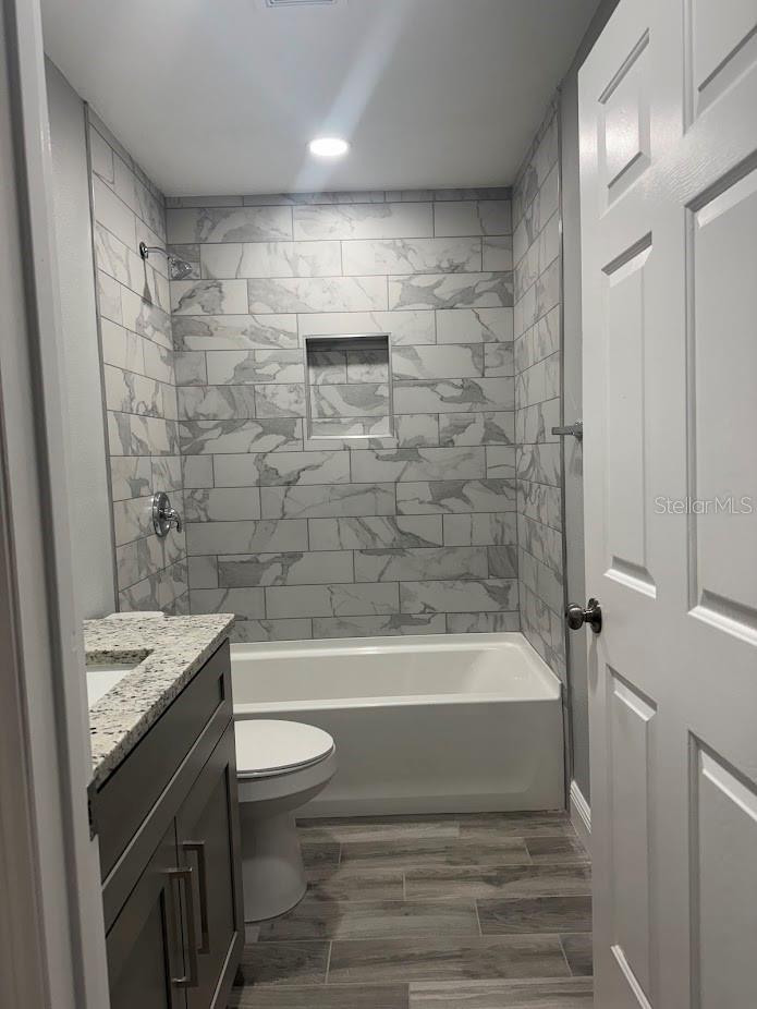 Image 10 of 23 For 1916 Verano Drive 1916c