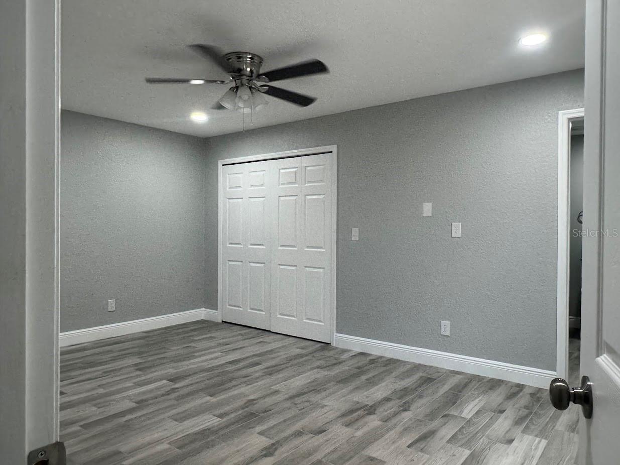 Image 18 of 23 For 1916 Verano Drive 1916c