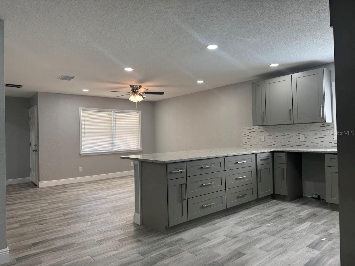 Image 7 of 23 For 1916 Verano Drive 1916c