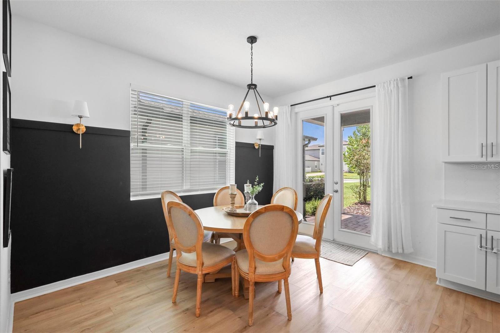 Image 11 of 28 For 17682 Northlake Grove Drive