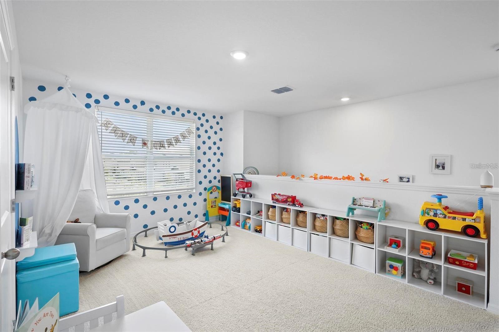 Image 16 of 28 For 17682 Northlake Grove Drive