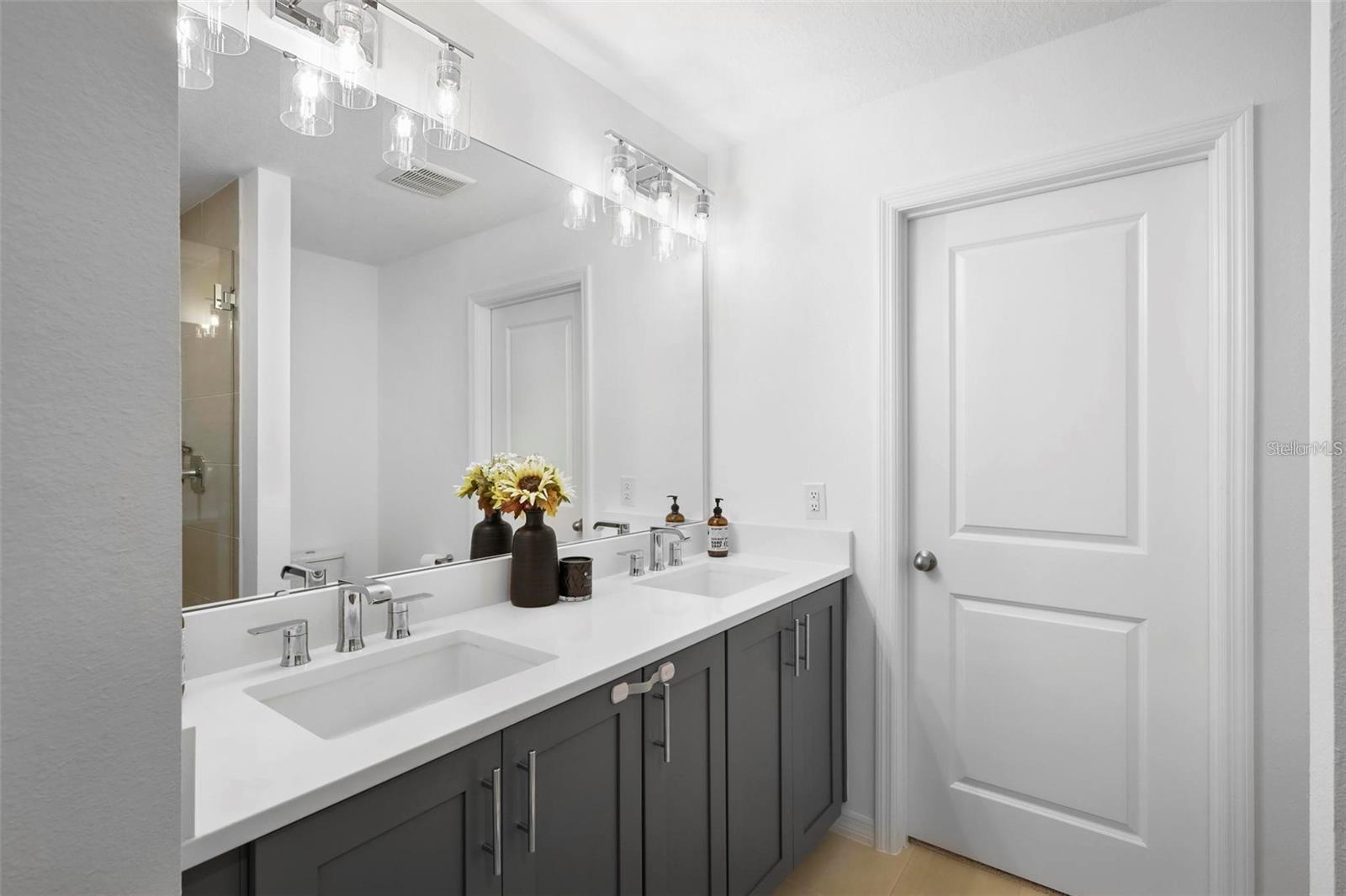 Image 23 of 28 For 17682 Northlake Grove Drive