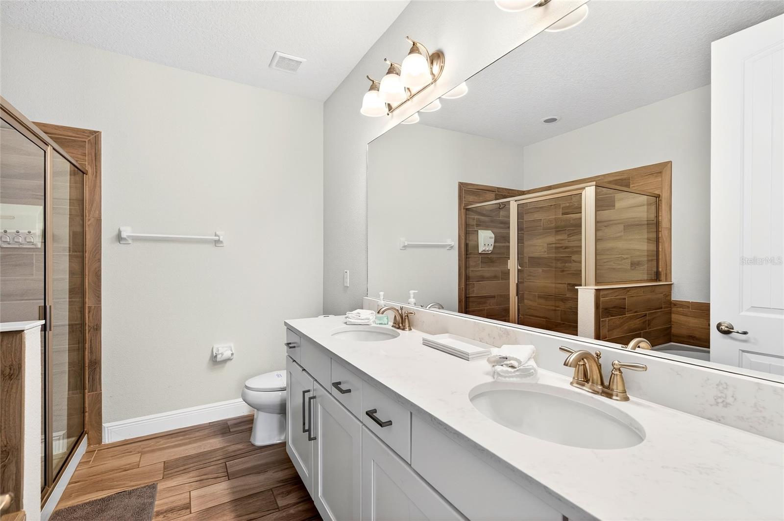 Image 21 of 31 For 7724 Fairfax Drive