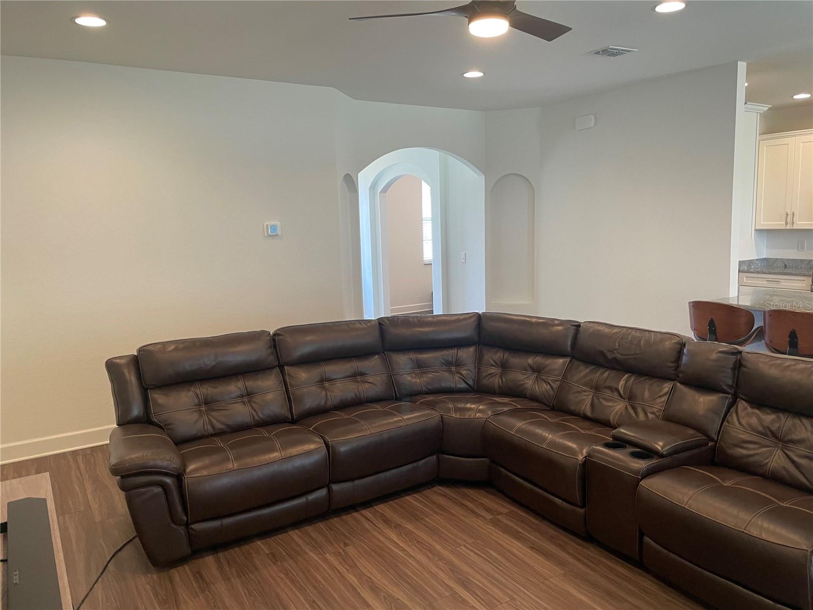 Image 16 of 64 For 33 Deer Road